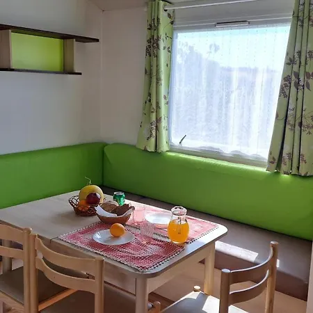 Landshause Kamp alanı *