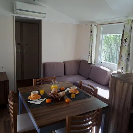 Landshause Burinhosa