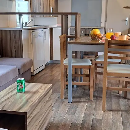 Landshause Kamp alanı *